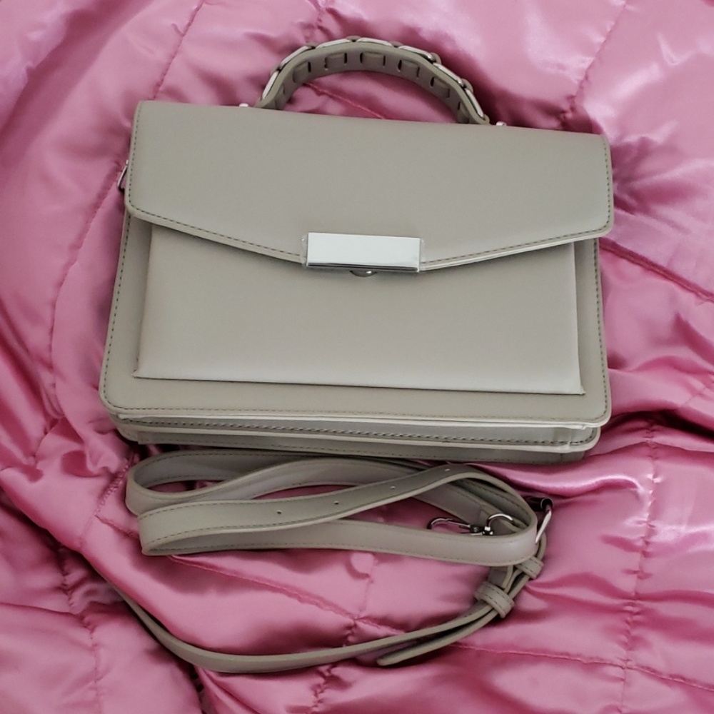Classy Modcloth Crossbody NWOT